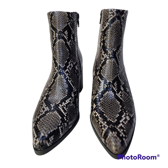 NWOB Madden Girl Dafnii Snake Print Ankle Boots Women's Size 6.5 Gray Black - Picture 5 of 9